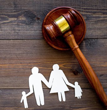 Wedding rings symbolising civil marriage law in the UAE